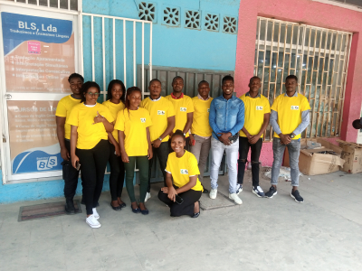 Zacarias and participants at a climate change workshop for Save Beira.