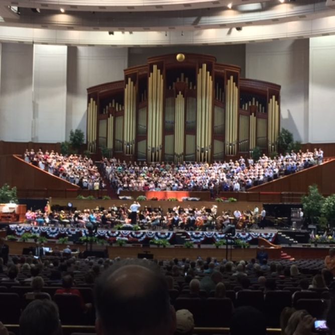 Mormon Tabernacle Choir preparing for their 4th of July concert