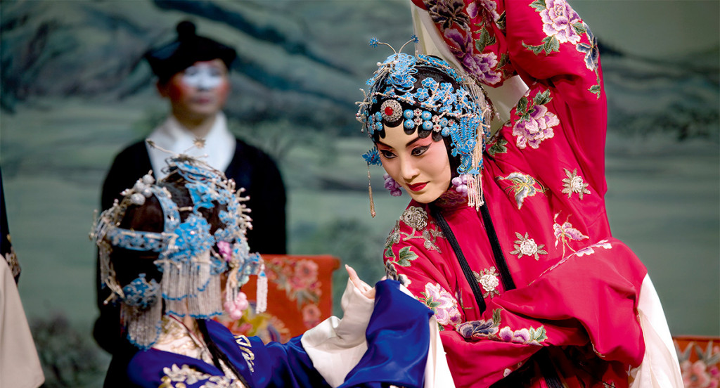 Zhang Huoding made her U.S. debut in the Legend of the White Snake at David H. Koch Theater, Lincoln Center.